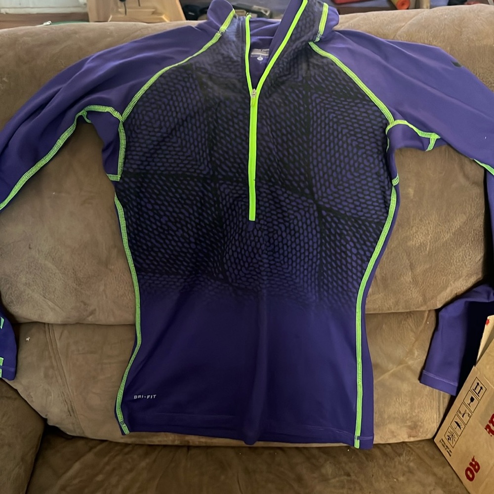 Small Nike Pro Dri fit 1/2 zip